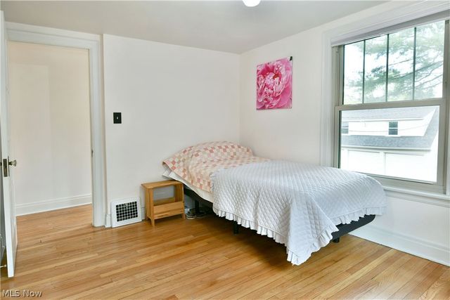 322 Genesee Avenue NE, Warren, OH 44483