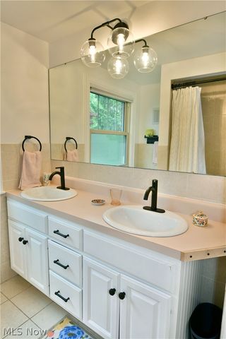 322 Genesee Avenue NE, Warren, OH 44483