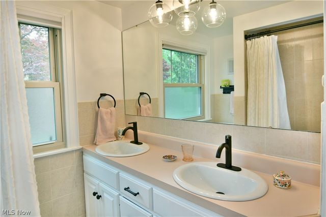 322 Genesee Avenue NE, Warren, OH 44483