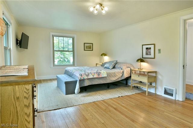 322 Genesee Avenue NE, Warren, OH 44483