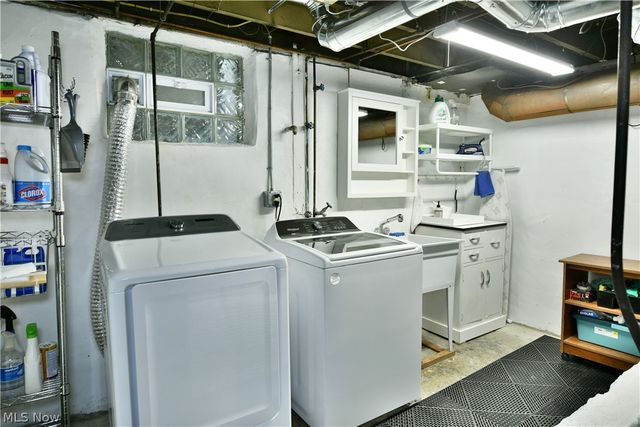 322 Genesee Avenue NE, Warren, OH 44483