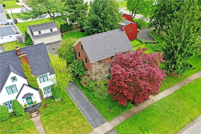 322 Genesee Avenue NE, Warren, OH 44483