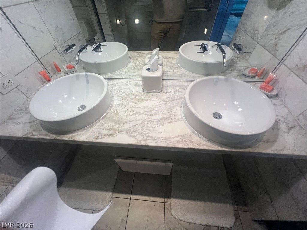 Image 32 of property listing at 4381 West Flamingo Road 1922, Las Vegas, NV 89103