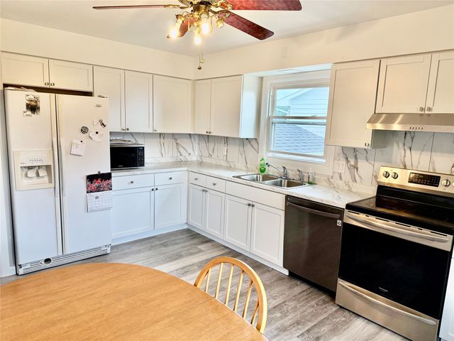 1664 SKYLINE Drive, Erie, PA 16509
