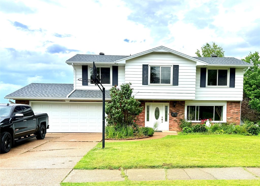 1664 SKYLINE Drive, Erie, PA 16509