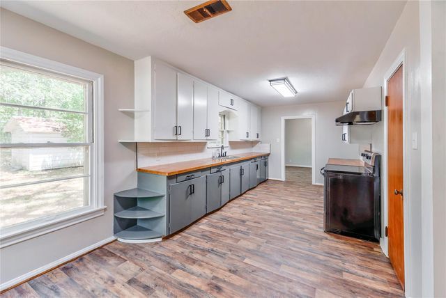 104 N Pecan Street, Woodville, TX 75979