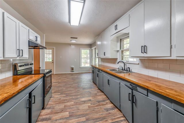 104 N Pecan Street, Woodville, TX 75979