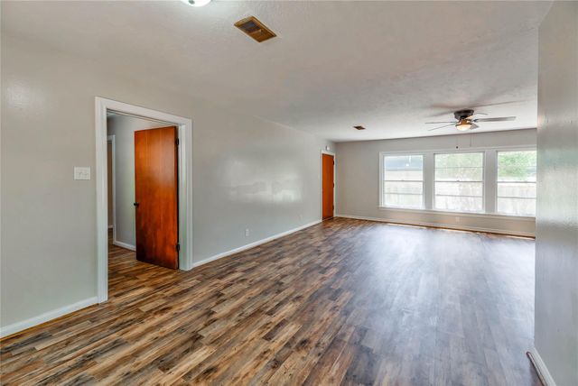 104 N Pecan Street, Woodville, TX 75979