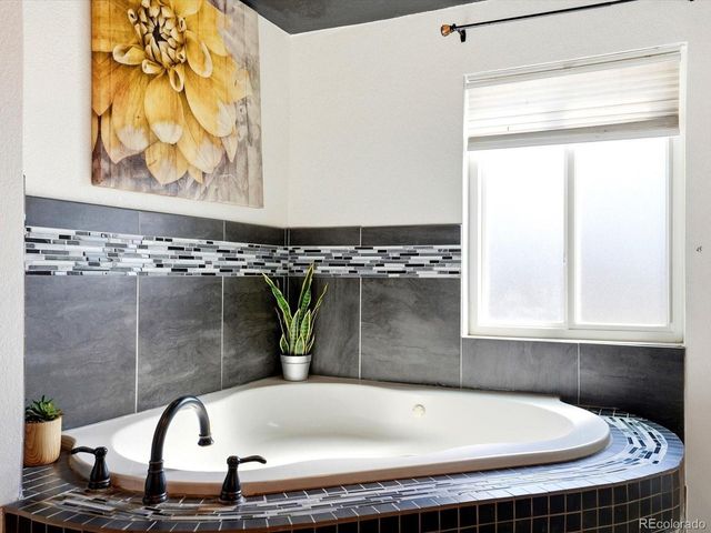 4501 E 121st Pl, Thornton, CO 80241