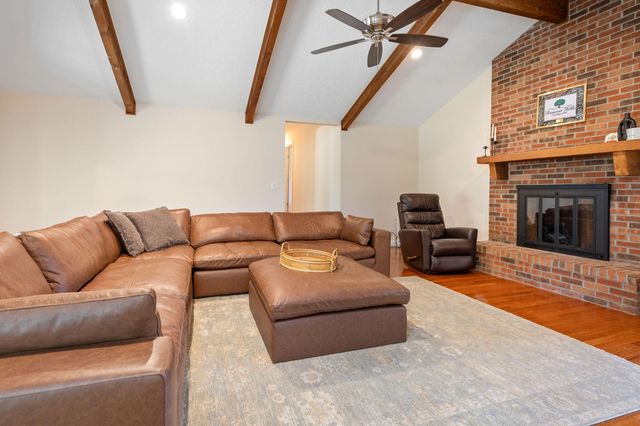 8206 Oakmont Drive, Nixa, MO 65714