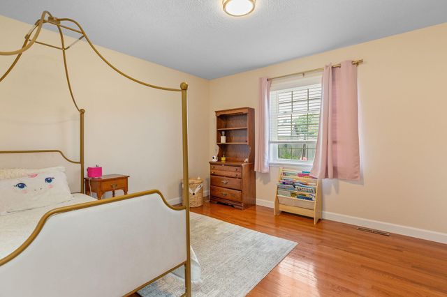 8206 Oakmont Drive, Nixa, MO 65714
