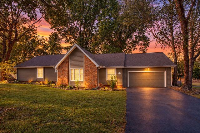 8206 Oakmont Drive, Nixa, MO 65714
