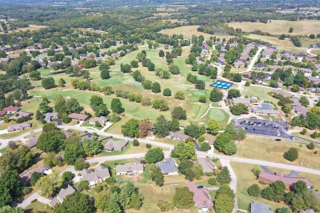 8206 Oakmont Drive, Nixa, MO 65714