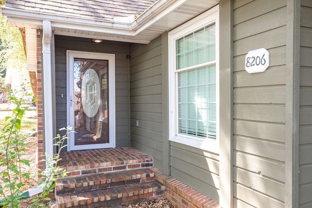 8206 Oakmont Drive, Nixa, MO 65714