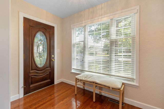 8206 Oakmont Drive, Nixa, MO 65714