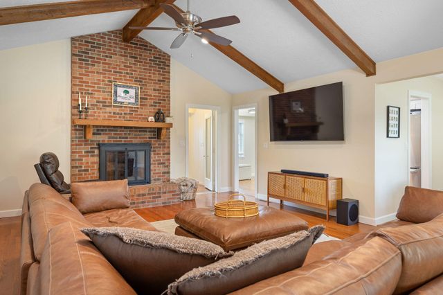 8206 Oakmont Drive, Nixa, MO 65714