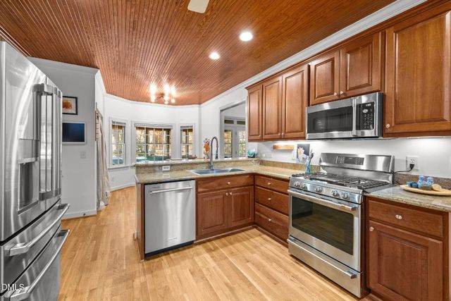 205 Cobblestone Drive, Chapel Hill, NC 27516