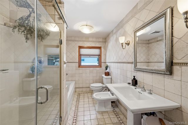 453 2nd Avenue, Massapequa Park, NY 11762
