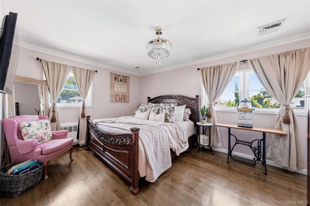 453 2nd Avenue, Massapequa Park, NY 11762