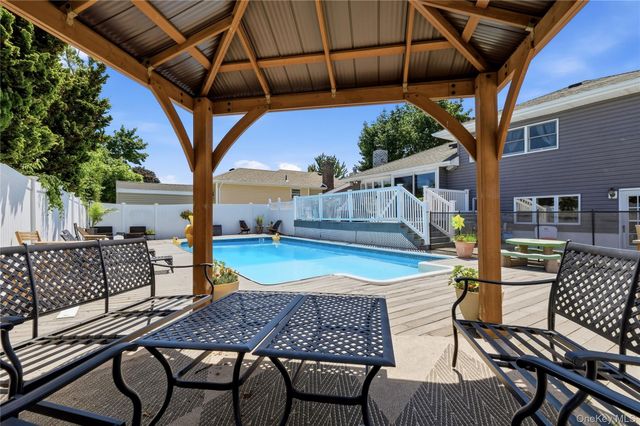 453 2nd Avenue, Massapequa Park, NY 11762