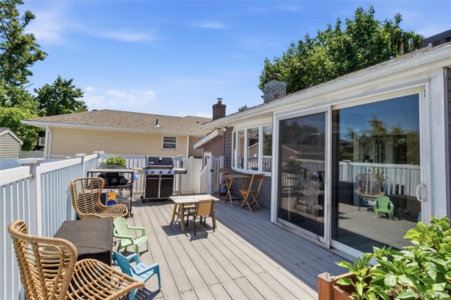 453 2nd Avenue, Massapequa Park, NY 11762