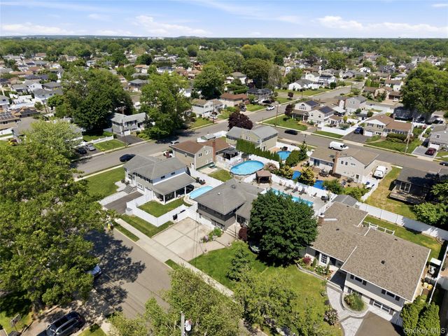 453 2nd Avenue, Massapequa Park, NY 11762