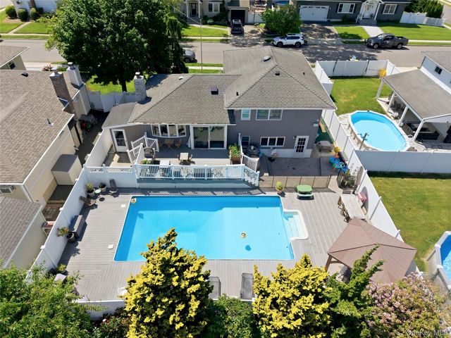 453 2nd Avenue, Massapequa Park, NY 11762