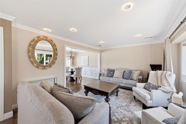 453 2nd Avenue, Massapequa Park, NY 11762
