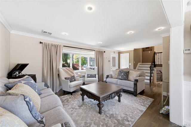 453 2nd Avenue, Massapequa Park, NY 11762