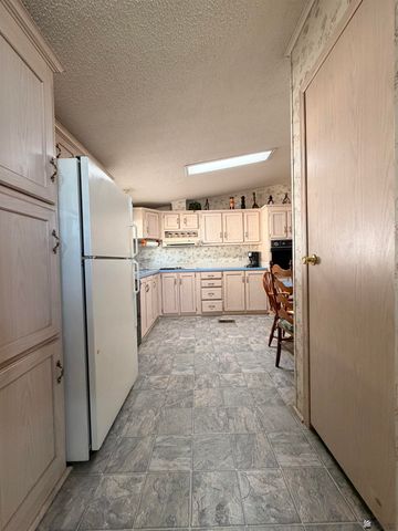 845 W Desert View Ln, Yuma, AZ 85365