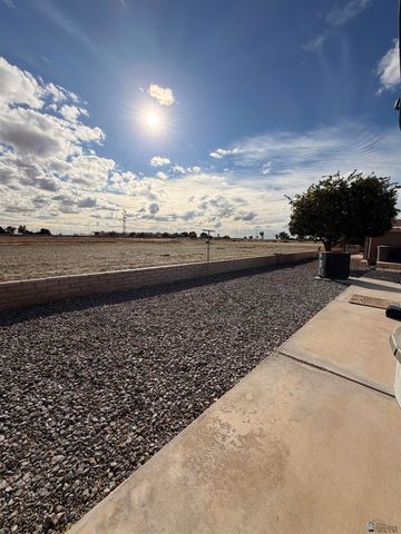 845 W Desert View Ln, Yuma, AZ 85365