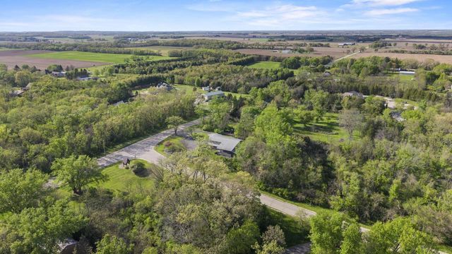 5416 N County Road H, Janesville, WI 53548