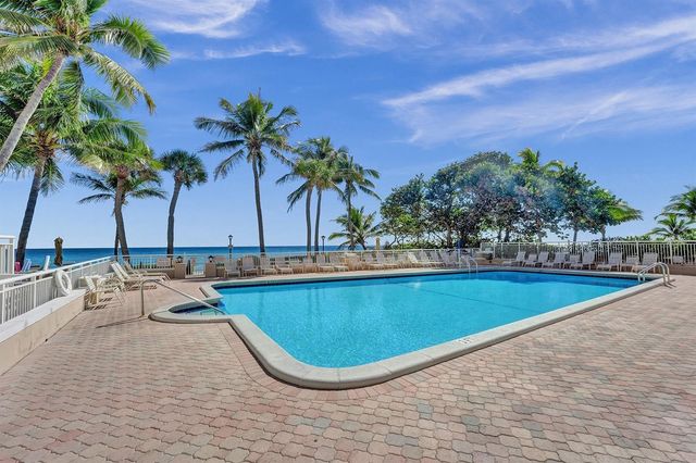 1051 Hillsboro Mile 809E, Hillsboro Beach, FL 33062