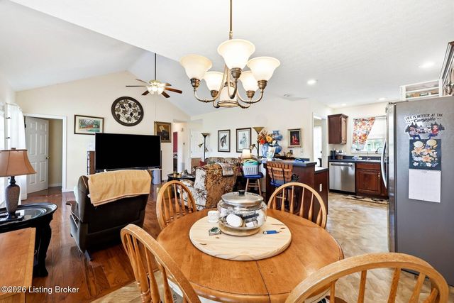 48 Hunters Trace, Taylorsville, KY 40071