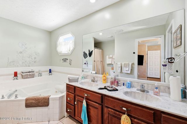 48 Hunters Trace, Taylorsville, KY 40071