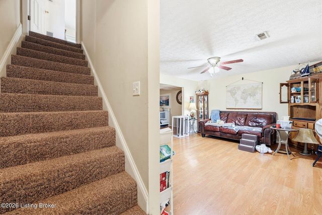 48 Hunters Trace, Taylorsville, KY 40071