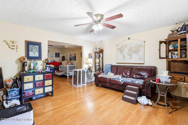 48 Hunters Trace, Taylorsville, KY 40071
