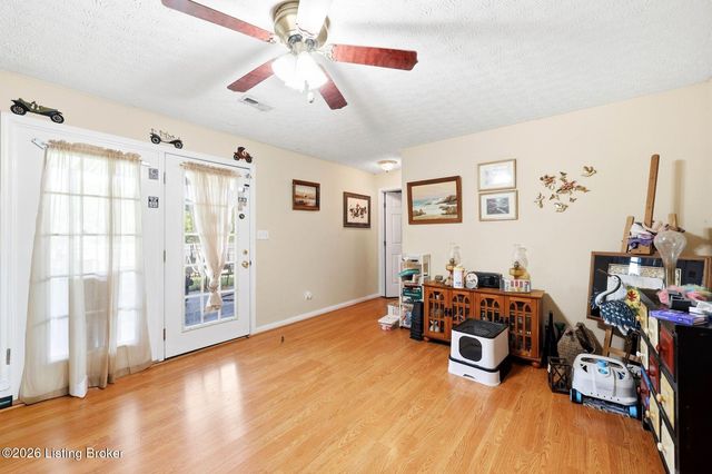 48 Hunters Trace, Taylorsville, KY 40071