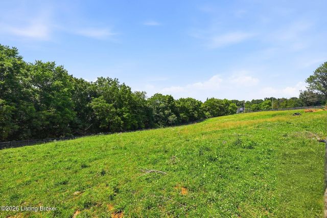 48 Hunters Trace, Taylorsville, KY 40071