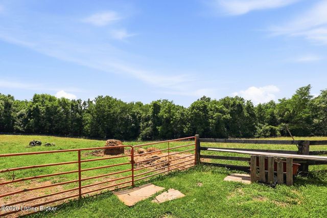 48 Hunters Trace, Taylorsville, KY 40071
