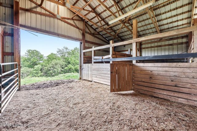 48 Hunters Trace, Taylorsville, KY 40071