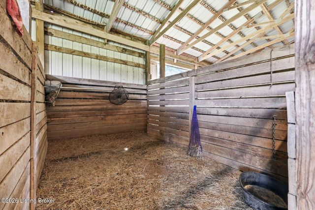 48 Hunters Trace, Taylorsville, KY 40071