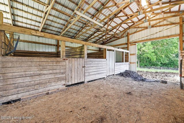48 Hunters Trace, Taylorsville, KY 40071