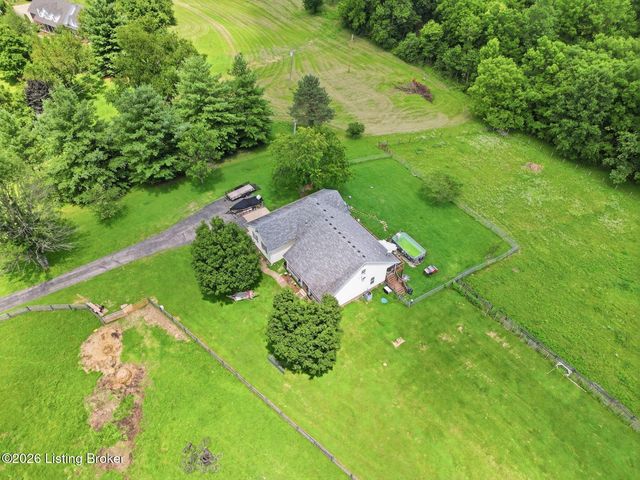48 Hunters Trace, Taylorsville, KY 40071