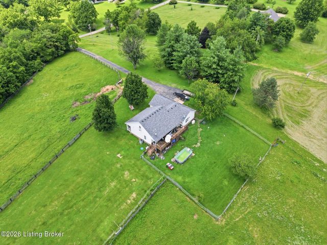 48 Hunters Trace, Taylorsville, KY 40071
