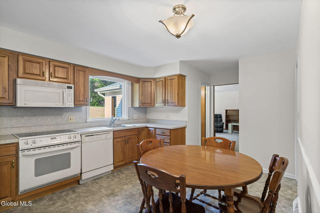 21 Laury Lane, Glenville, NY 12302