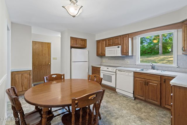 21 Laury Lane, Glenville, NY 12302