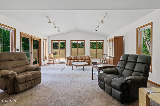 21 Laury Lane, Glenville, NY 12302