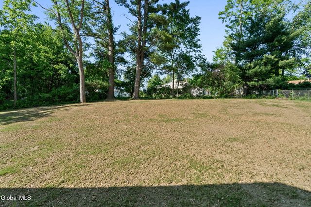 21 Laury Lane, Glenville, NY 12302