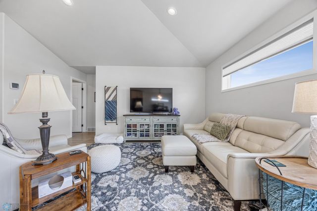 2548 Golden Valley Parkway S, Fargo, ND 58104